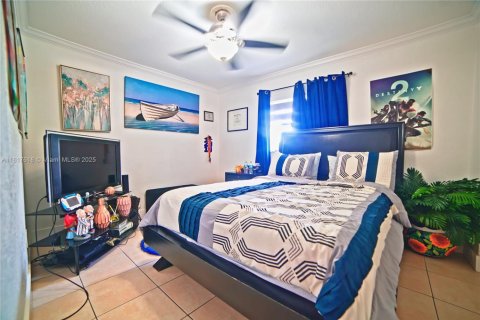 Casa en venta en Miami, Florida, 4 dormitorios, 153.38 m2 № 1774322 - foto 14