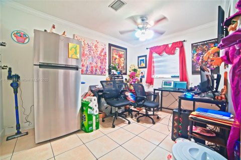 Casa en venta en Miami, Florida, 4 dormitorios, 153.38 m2 № 1774322 - foto 12