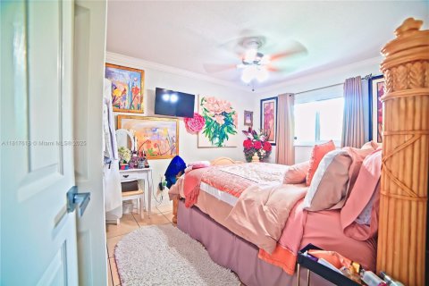 Casa en venta en Miami, Florida, 4 dormitorios, 153.38 m2 № 1774322 - foto 16
