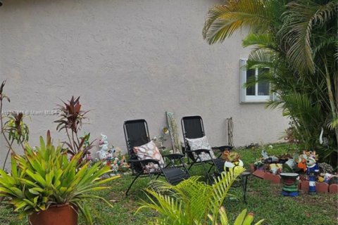 Casa en venta en Miami, Florida, 4 dormitorios, 153.38 m2 № 1774322 - foto 2