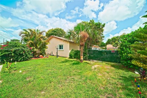 Casa en venta en Miami, Florida, 4 dormitorios, 153.38 m2 № 1774322 - foto 17