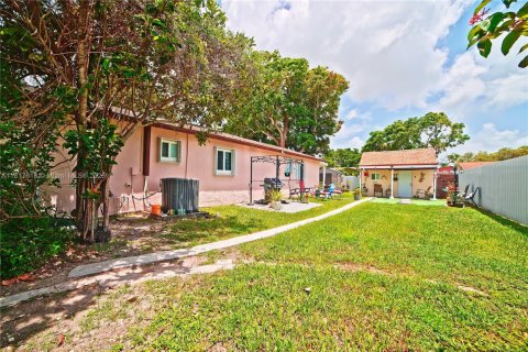 Casa en venta en Miami, Florida, 4 dormitorios, 153.38 m2 № 1774322 - foto 6