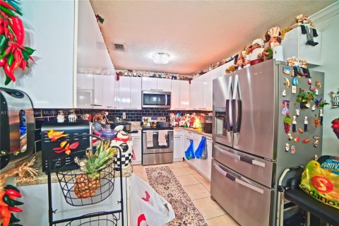 Casa en venta en Miami, Florida, 4 dormitorios, 153.38 m2 № 1774322 - foto 11