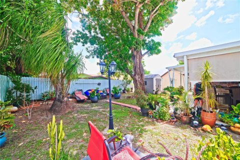 Casa en venta en Miami, Florida, 4 dormitorios, 153.38 m2 № 1774322 - foto 25