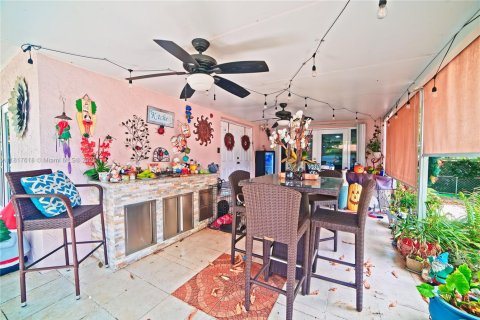 Casa en venta en Miami, Florida, 4 dormitorios, 153.38 m2 № 1774322 - foto 19