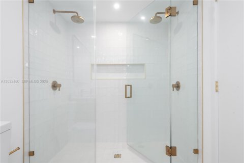 Copropriété à vendre à Miami, Floride: 1 chambre, 104.61 m2 № 2240350 - photo 14