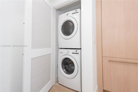Copropriété à vendre à Miami, Floride: 1 chambre, 104.61 m2 № 2240350 - photo 17
