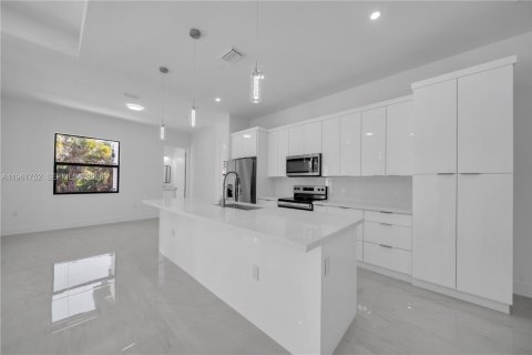 Villa ou maison à vendre à Lehigh Acres, Floride: 3 chambres, 152.64 m2 № 2080853 - photo 5
