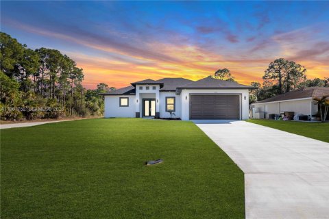 Villa ou maison à Lehigh Acres, Floride 3 chambres, 152.64 m2 № 2080853