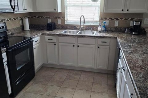 House in The Villages, Florida 3 bedrooms, 126.07 sq.m. № 1560429 - photo 23