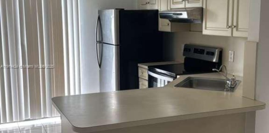 Condo à Hialeah, Floride, 2 chambres  № 1969989