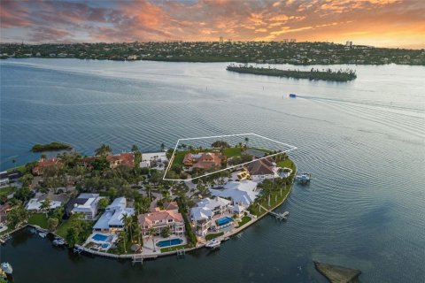 Villa ou maison à vendre à Sarasota, Floride: 4 chambres, 950.76 m2 № 2309970 - photo 2