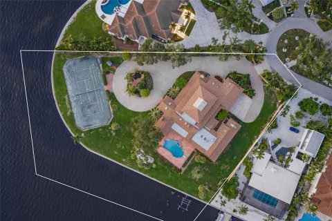 Villa ou maison à vendre à Sarasota, Floride: 4 chambres, 950.76 m2 № 2309970 - photo 4