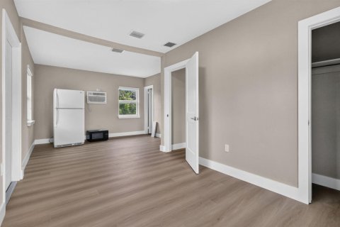 Casa en venta en Miami Gardens, Florida, 4 dormitorios, 143.44 m2 № 2384539 - foto 23