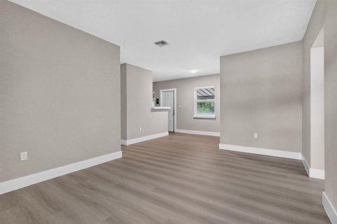 Casa en venta en Miami Gardens, Florida, 4 dormitorios, 143.44 m2 № 2384539 - foto 6
