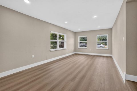 Casa en venta en Miami Gardens, Florida, 4 dormitorios, 143.44 m2 № 2384539 - foto 15