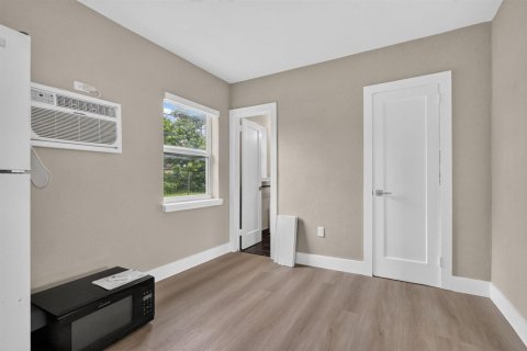 Casa en venta en Miami Gardens, Florida, 4 dormitorios, 143.44 m2 № 2384539 - foto 27