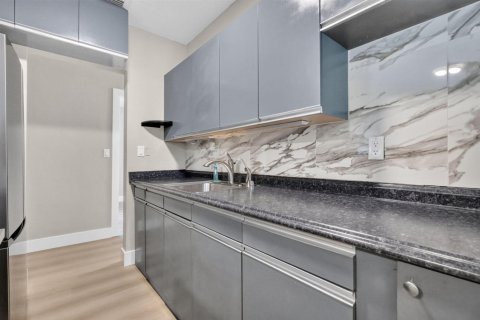 Casa en venta en Miami Gardens, Florida, 4 dormitorios, 143.44 m2 № 2384539 - foto 11
