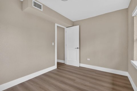 Casa en venta en Miami Gardens, Florida, 4 dormitorios, 143.44 m2 № 2384539 - foto 17