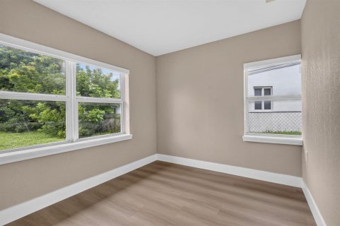 Casa en venta en Miami Gardens, Florida, 4 dormitorios, 143.44 m2 № 2384539 - foto 16
