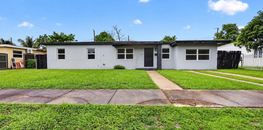 Casa en Miami Gardens, Florida 4 dormitorios, 143.44 m2 № 2384539