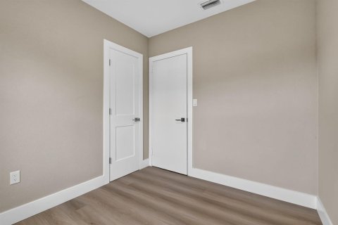 Casa en venta en Miami Gardens, Florida, 4 dormitorios, 143.44 m2 № 2384539 - foto 22