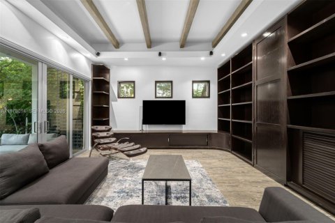 Снять в аренду виллу или дом в Майами, Флорида 4 спальни, 270.25м2, № 2042577 - фото 7