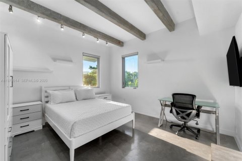 Снять в аренду виллу или дом в Майами, Флорида 4 спальни, 270.25м2, № 2042577 - фото 20