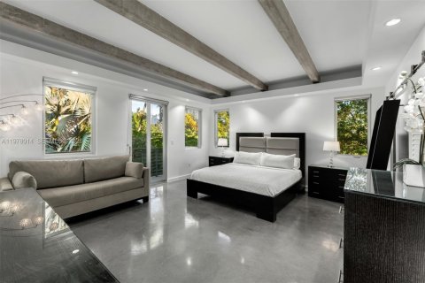 Снять в аренду виллу или дом в Майами, Флорида 4 спальни, 270.25м2, № 2042577 - фото 8