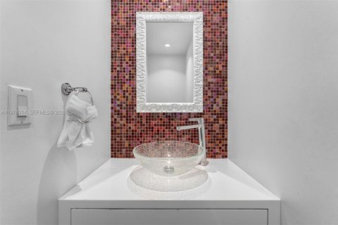 Снять в аренду виллу или дом в Майами, Флорида 4 спальни, 270.25м2, № 2042577 - фото 23