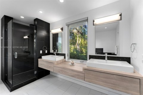 Снять в аренду виллу или дом в Майами, Флорида 4 спальни, 270.25м2, № 2042577 - фото 12