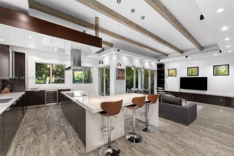 Снять в аренду виллу или дом в Майами, Флорида 4 спальни, 270.25м2, № 2042577 - фото 5