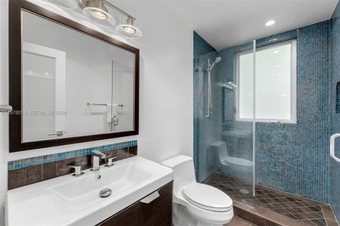 Снять в аренду виллу или дом в Майами, Флорида 4 спальни, 270.25м2, № 2042577 - фото 19