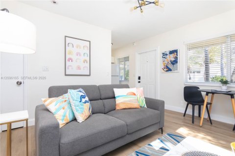 Villa ou maison à louer à Fort Lauderdale, Floride: 1 chambre, 47.1 m2 № 2386927 - photo 12