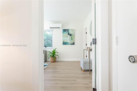 Villa ou maison à louer à Fort Lauderdale, Floride: 1 chambre, 47.1 m2 № 2386927 - photo 17