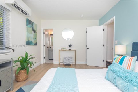 Villa ou maison à louer à Fort Lauderdale, Floride: 1 chambre, 47.1 m2 № 2386927 - photo 23
