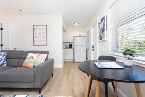 Villa ou maison à louer à Fort Lauderdale, Floride: 1 chambre, 47.1 m2 № 2386927 - photo 8