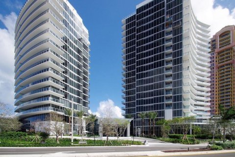 Condominio en Fort Lauderdale, Florida, 3 dormitorios № 2178357