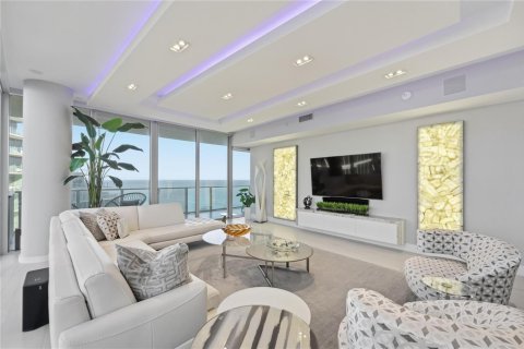 Condo in Fort Lauderdale, Florida, 3 bedrooms № 2178357 - photo 2