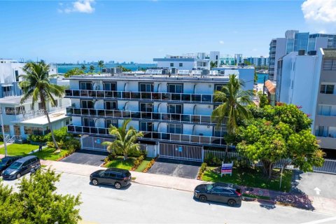 Appartement à louer à Miami Beach, Floride: 1 chambre, 72 m2 № 1890106 - photo 1