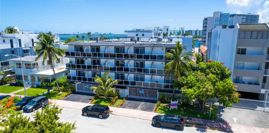 Appartement à Miami Beach, Floride 1 chambre, 72 m2 № 1890106