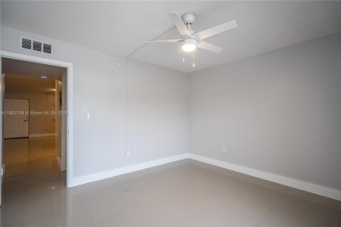 Appartement à louer à Miami Beach, Floride: 1 chambre, 72 m2 № 1890106 - photo 12