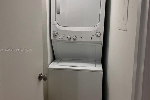 Copropriété à vendre à Deerfield Beach, Floride: 2 chambres, 87.05 m2 № 1987869 - photo 9