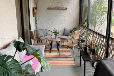 Copropriété à vendre à Deerfield Beach, Floride: 2 chambres, 87.05 m2 № 1987869 - photo 1