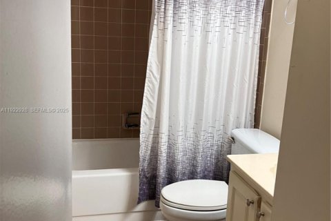 Copropriété à vendre à Deerfield Beach, Floride: 2 chambres, 87.05 m2 № 1987869 - photo 8