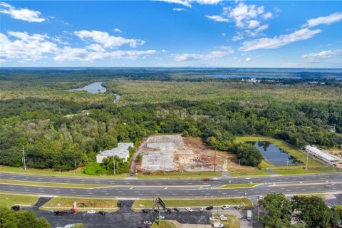Propiedad comercial en venta en Fruitland Park, Florida № 627622 - foto 4