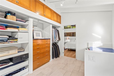 Снять в аренду виллу или дом в Форт-Лодердейл, Флорида 3 спальни, 214.23м2, № 2050062 - фото 23