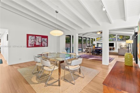 Снять в аренду виллу или дом в Форт-Лодердейл, Флорида 3 спальни, 214.23м2, № 2050062 - фото 6