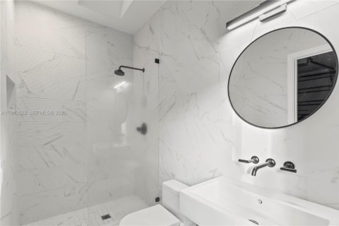 Снять в аренду виллу или дом в Форт-Лодердейл, Флорида 3 спальни, 214.23м2, № 2050062 - фото 26