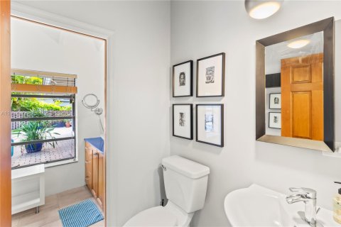 Снять в аренду виллу или дом в Форт-Лодердейл, Флорида 3 спальни, 214.23м2, № 2050062 - фото 24